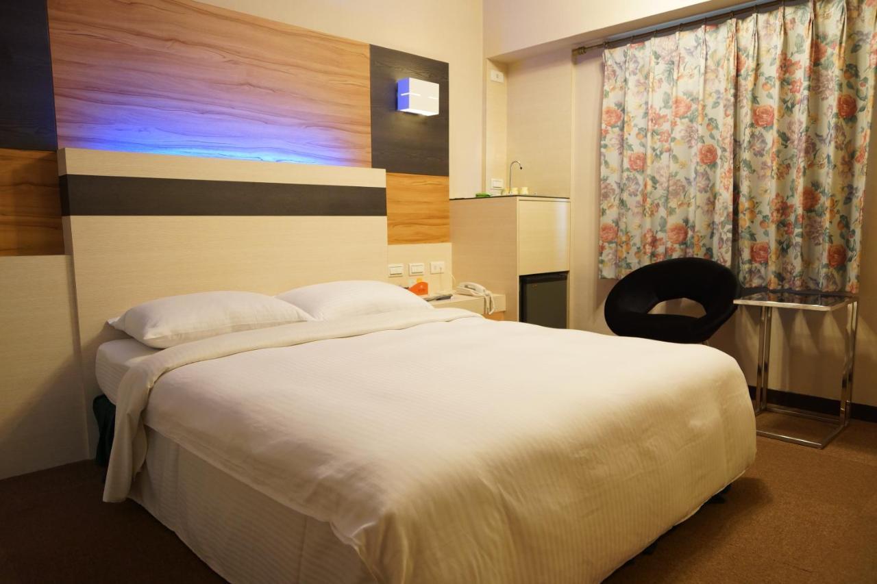 טאינאן Ying Dai Hotel מראה חיצוני תמונה